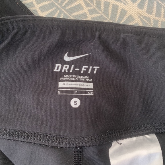 Nike yoga pants. 2 medium. 1 Small. Will separate. - Picture 3 of 3